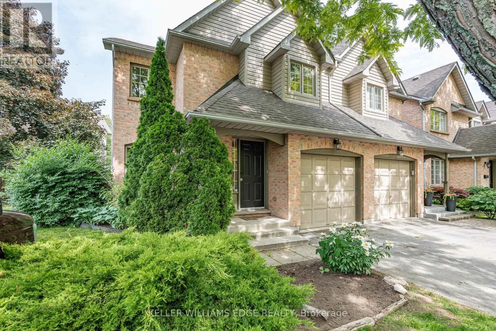 10 - 320 HAMILTON DRIVE