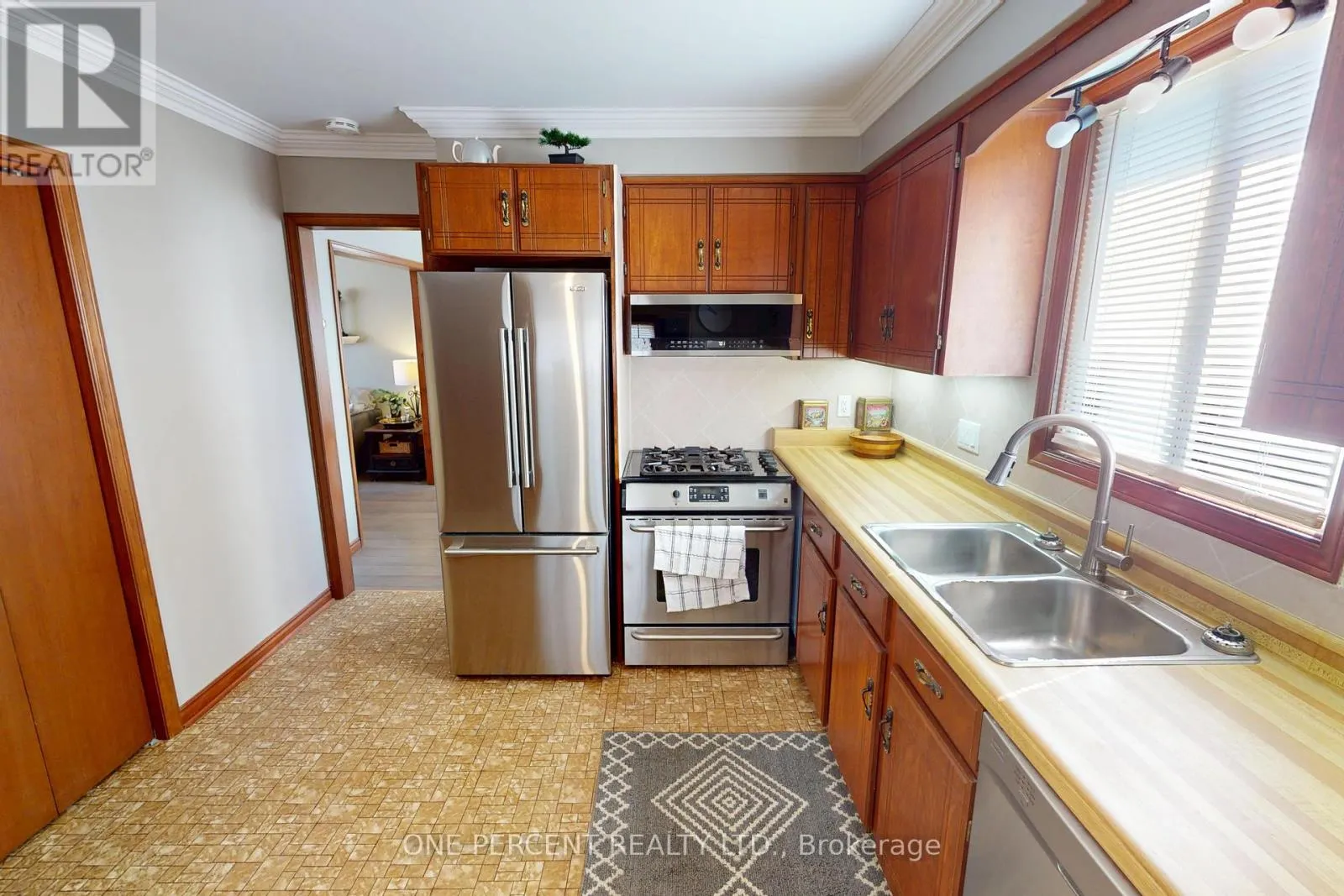 380 FARES STREET