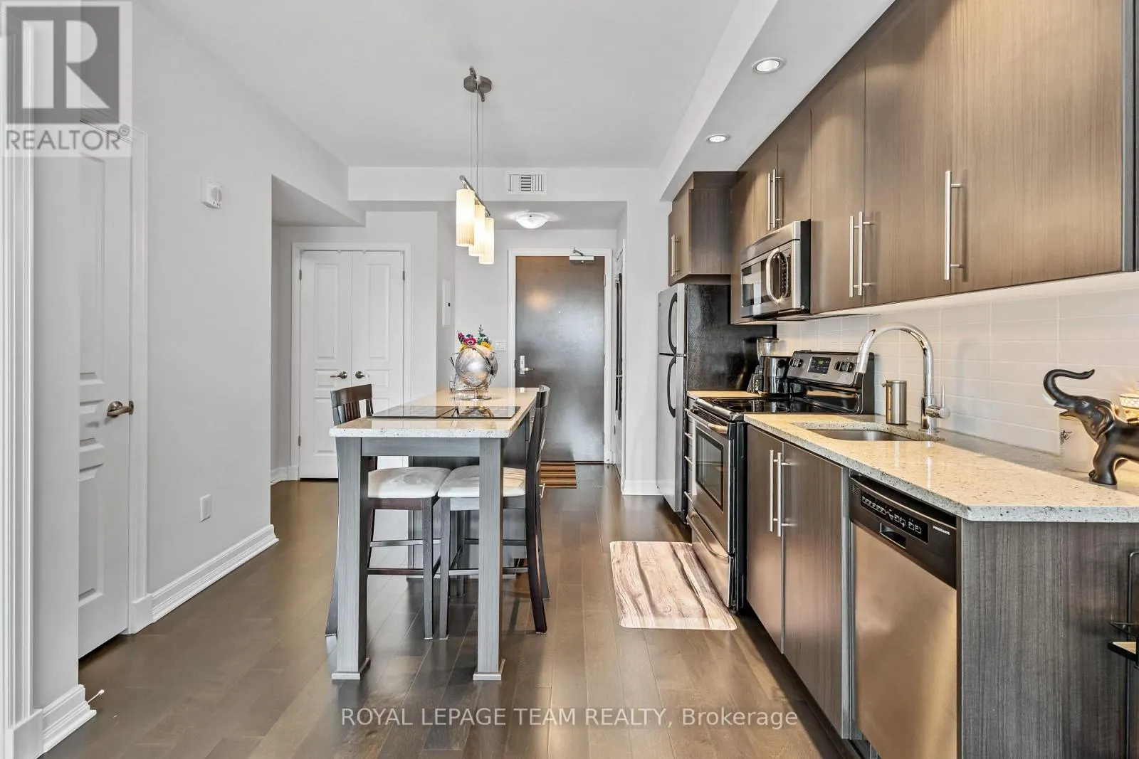 509 - 238 BESSERER STREET E