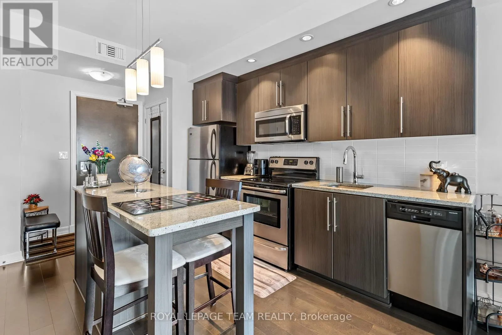 509 - 238 BESSERER STREET E