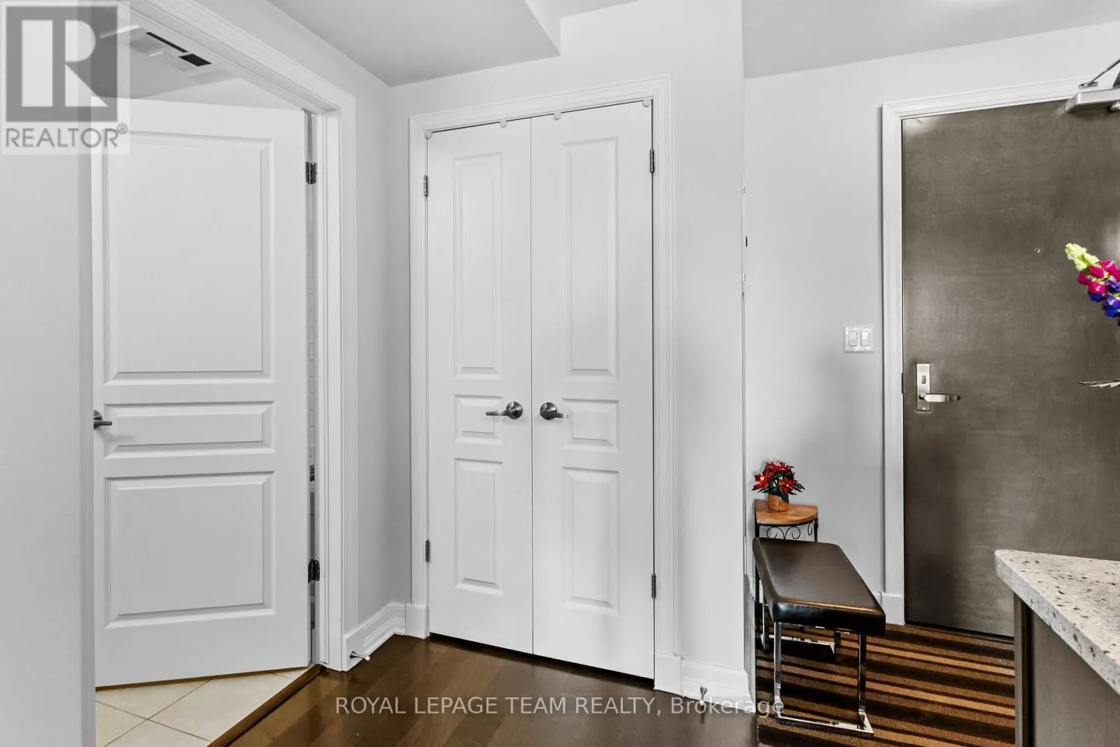 509 - 238 BESSERER STREET E