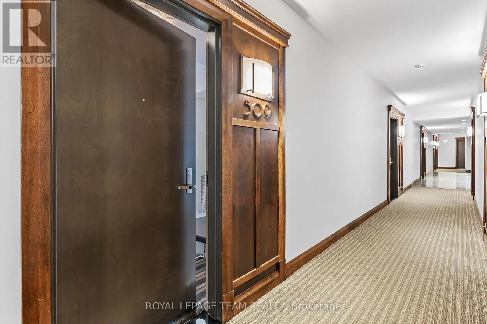 509 - 238 BESSERER STREET E