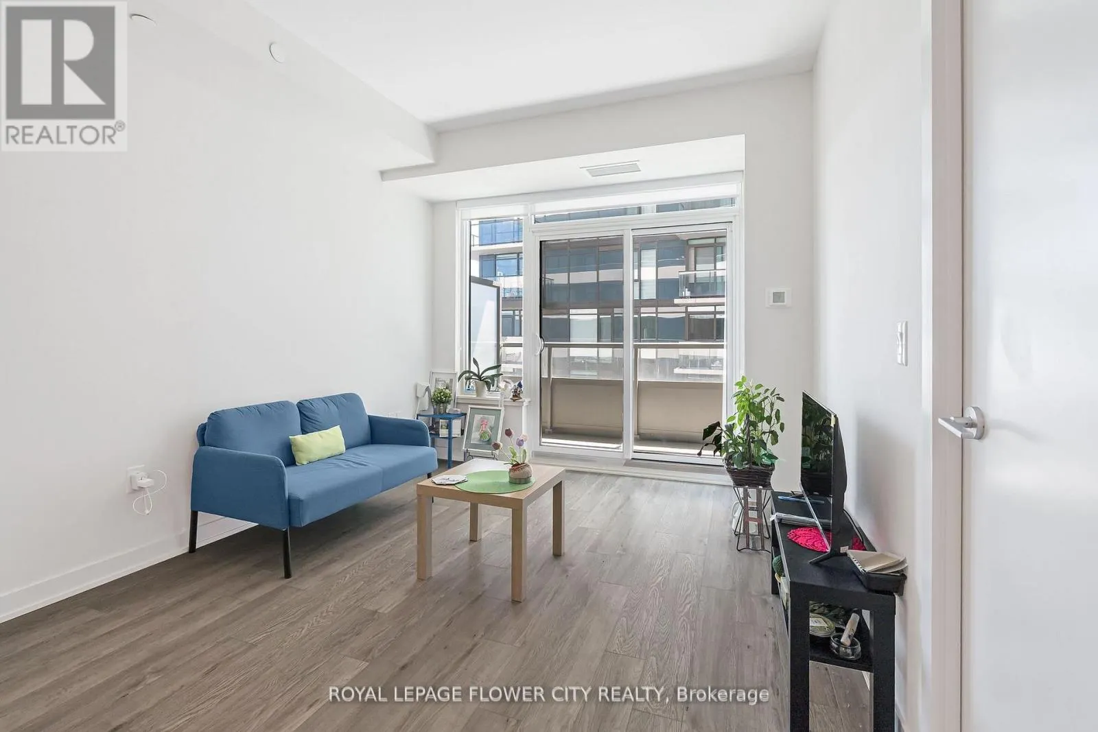 907 - 212 KING WILLIAM STREET S