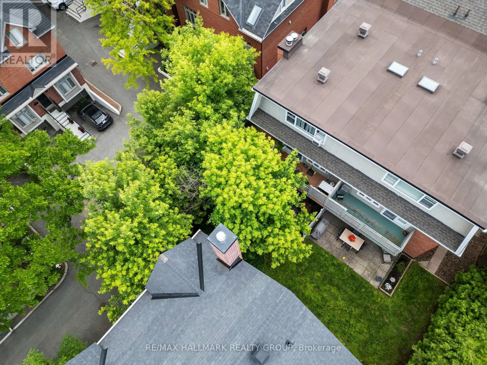 2 - 19 MONTCALM STREET