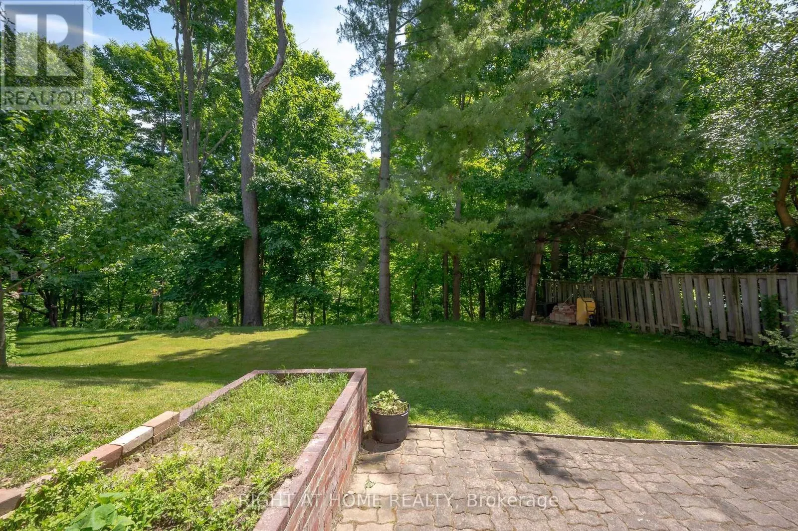 85 ROBINHOOD DRIVE