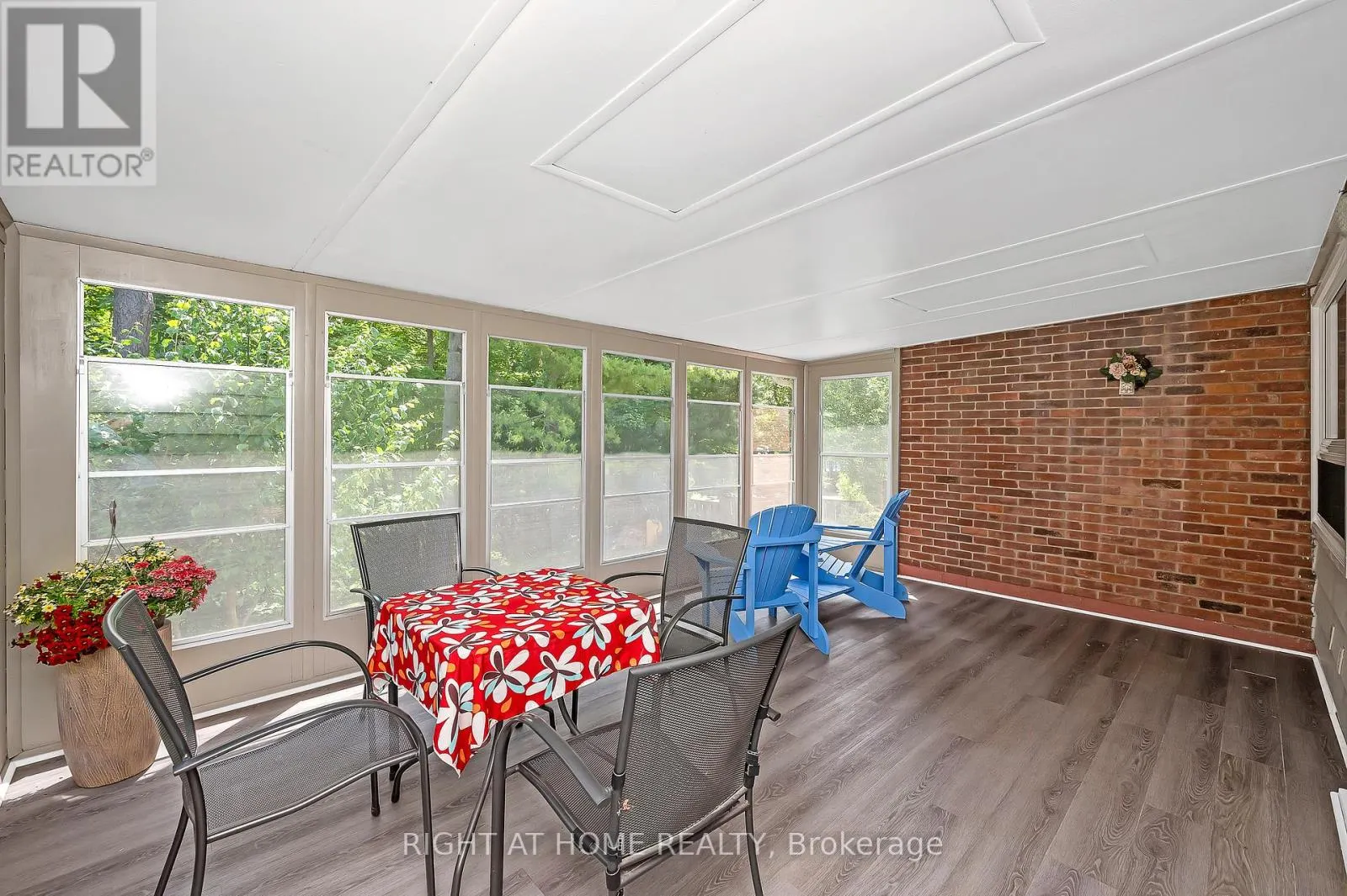 85 ROBINHOOD DRIVE