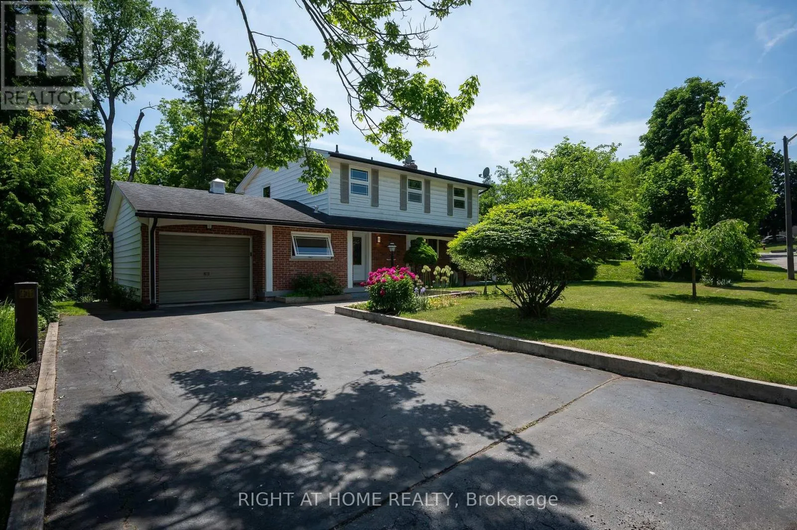 85 ROBINHOOD DRIVE
