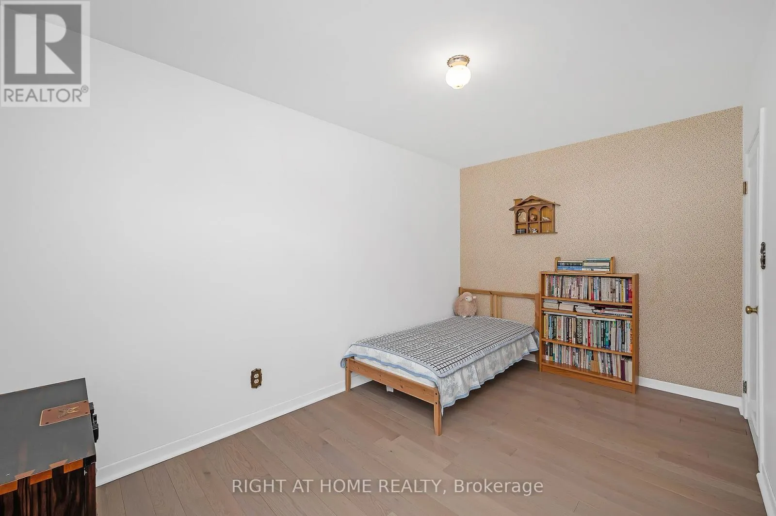 85 ROBINHOOD DRIVE