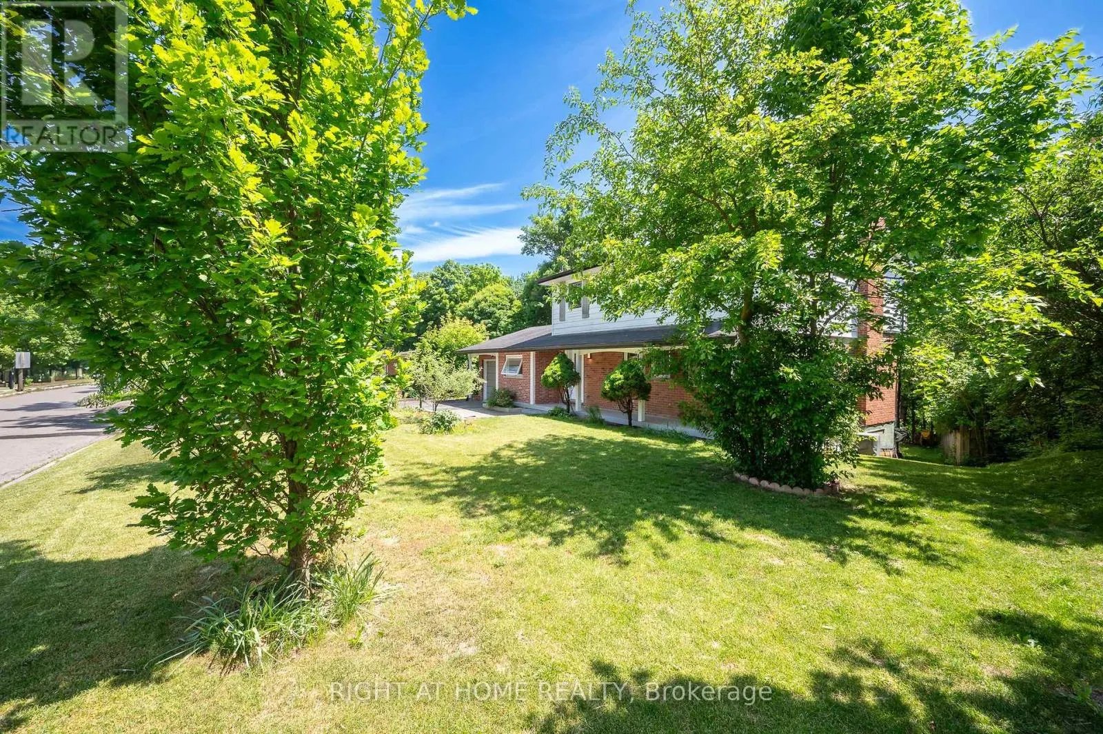 85 ROBINHOOD DRIVE