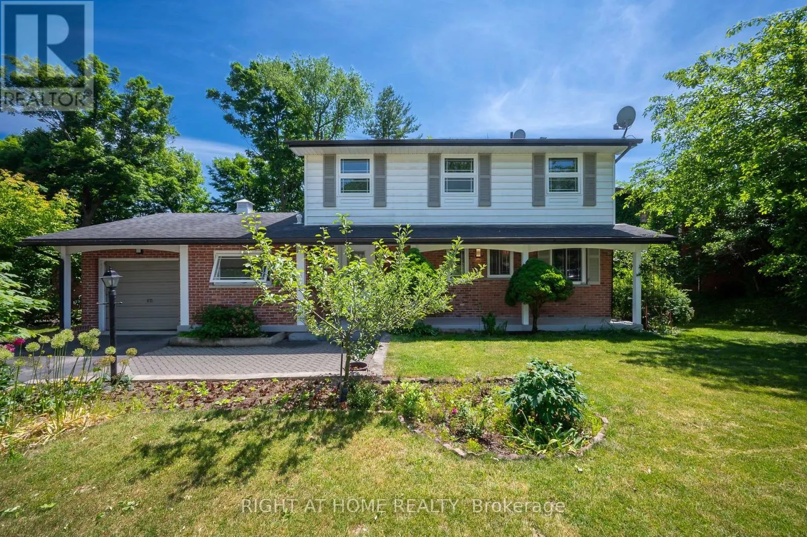 85 ROBINHOOD DRIVE