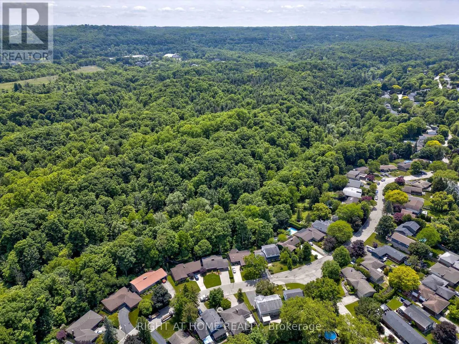 85 ROBINHOOD DRIVE