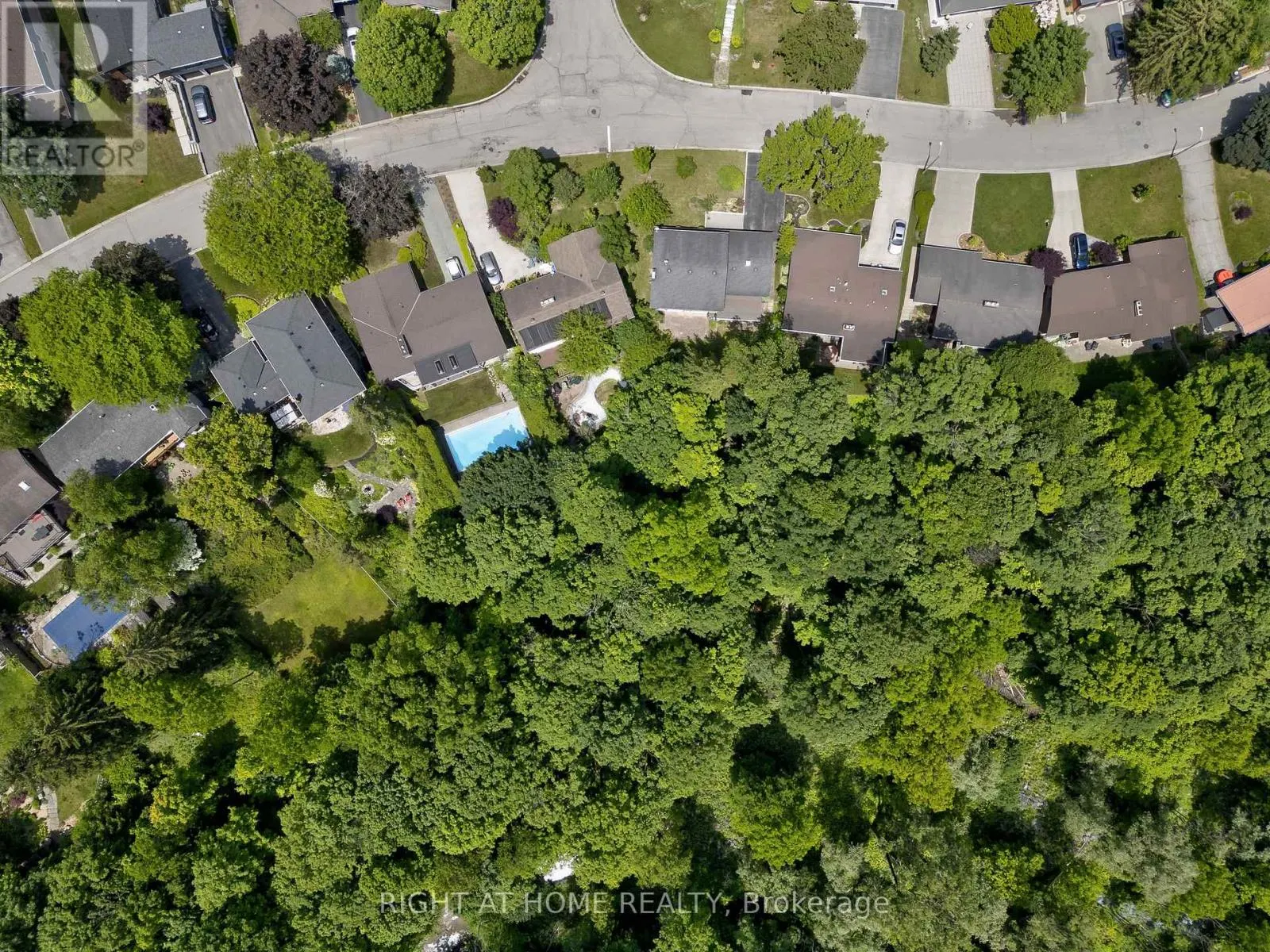 85 ROBINHOOD DRIVE