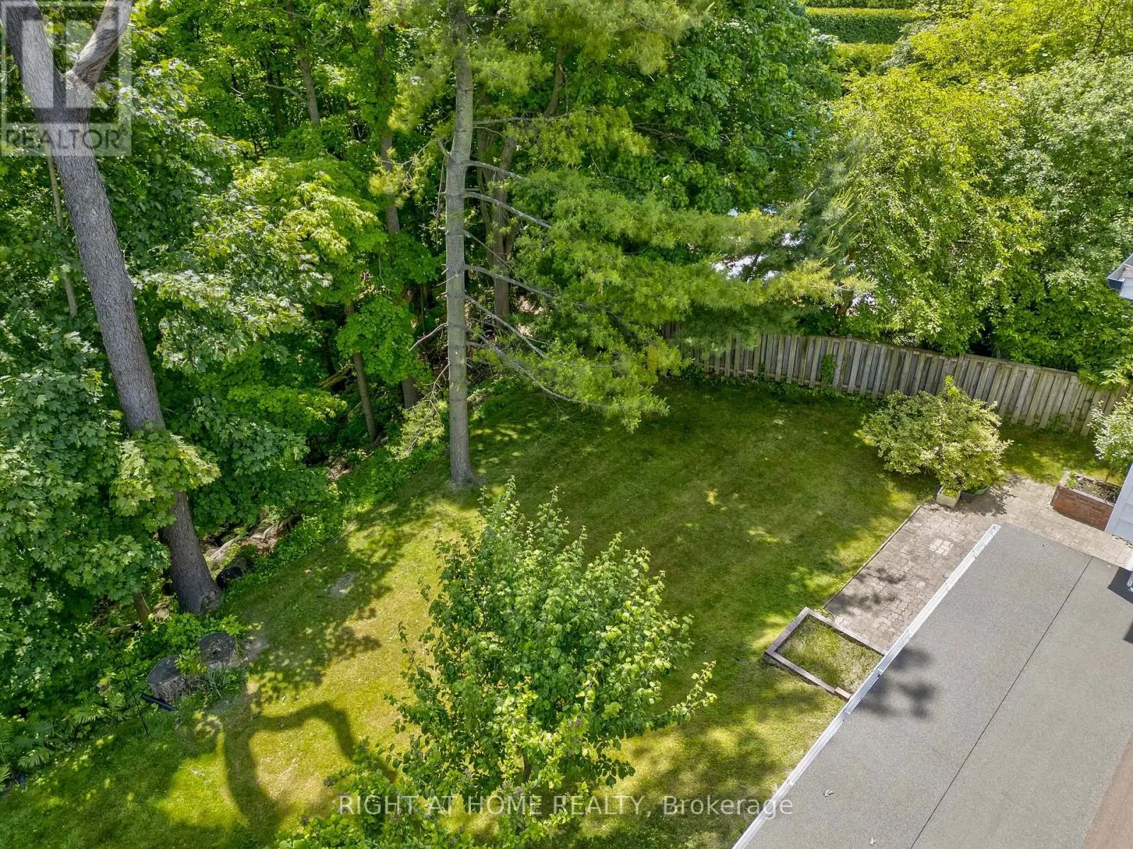 85 ROBINHOOD DRIVE