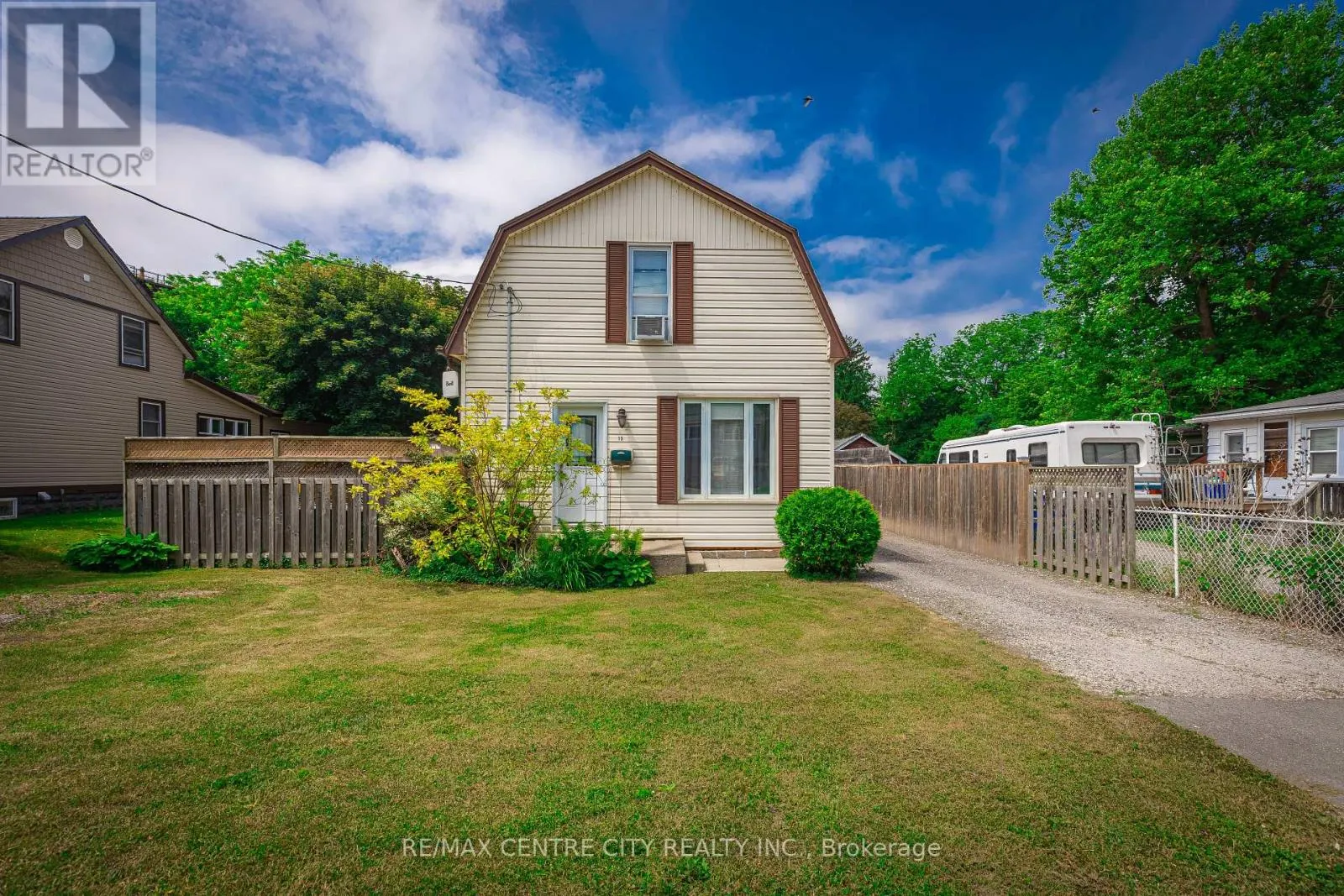 15 SUNSET DRIVE