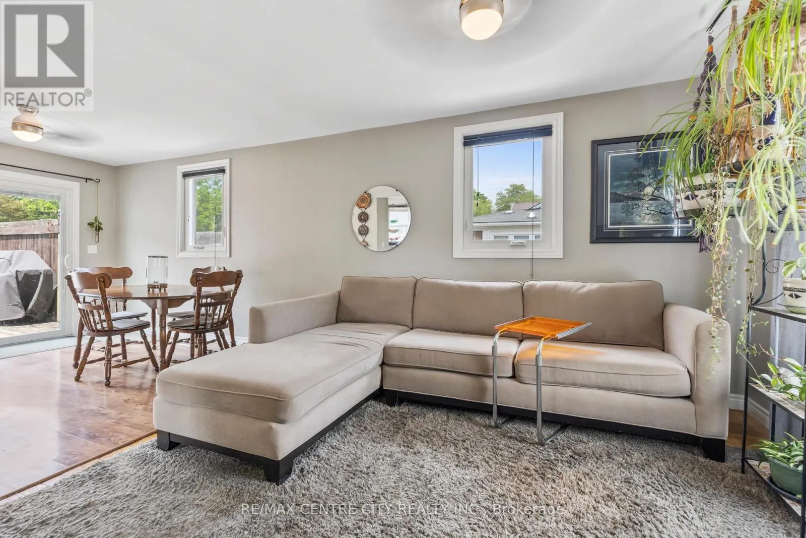 15 SUNSET DRIVE