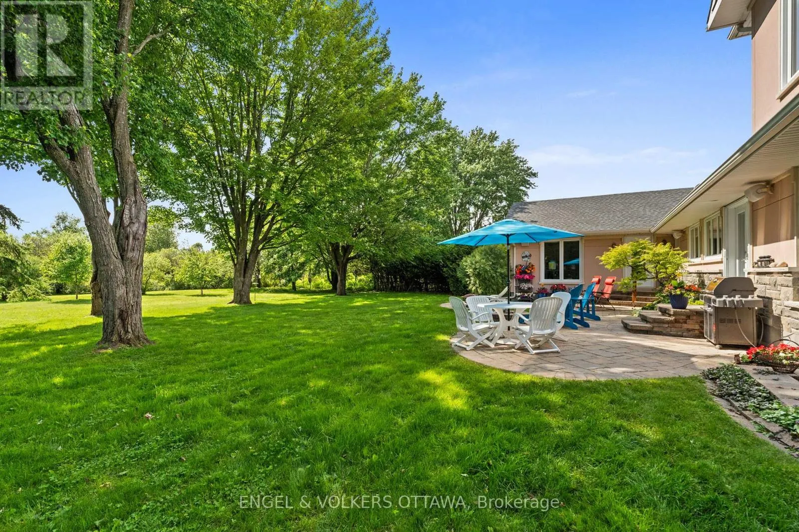24 DORIS AVENUE