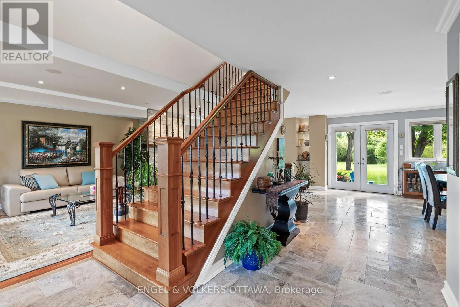 24 DORIS AVENUE