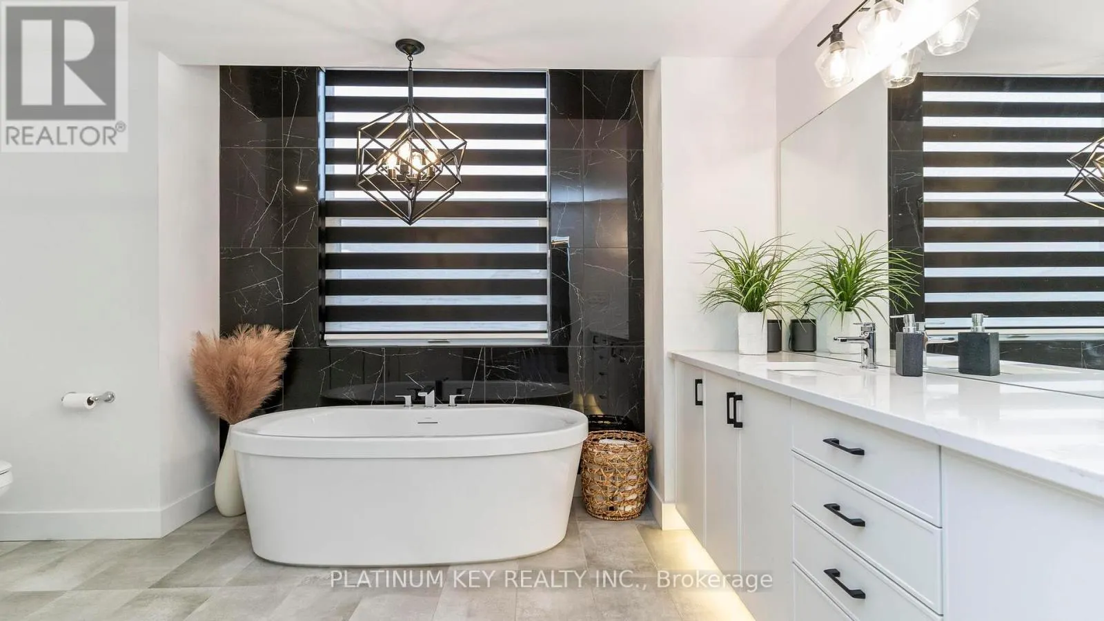 83 DAVENTRY WAY