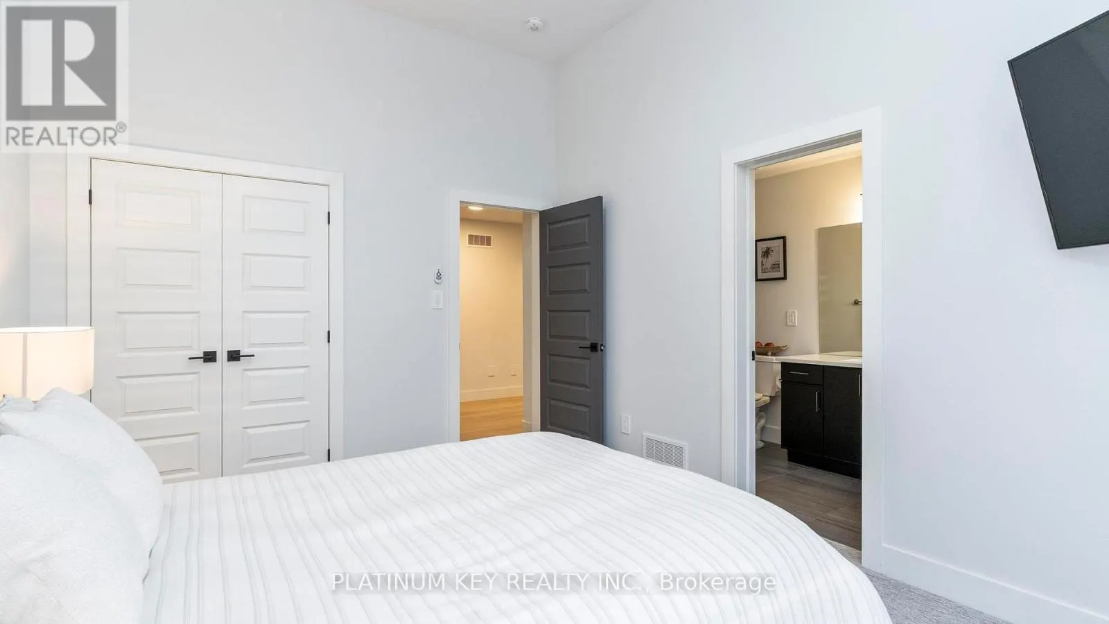 83 DAVENTRY WAY