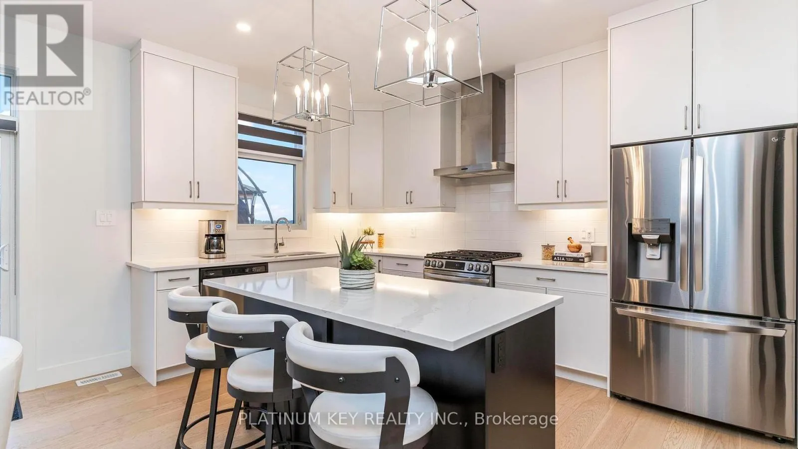 83 DAVENTRY WAY