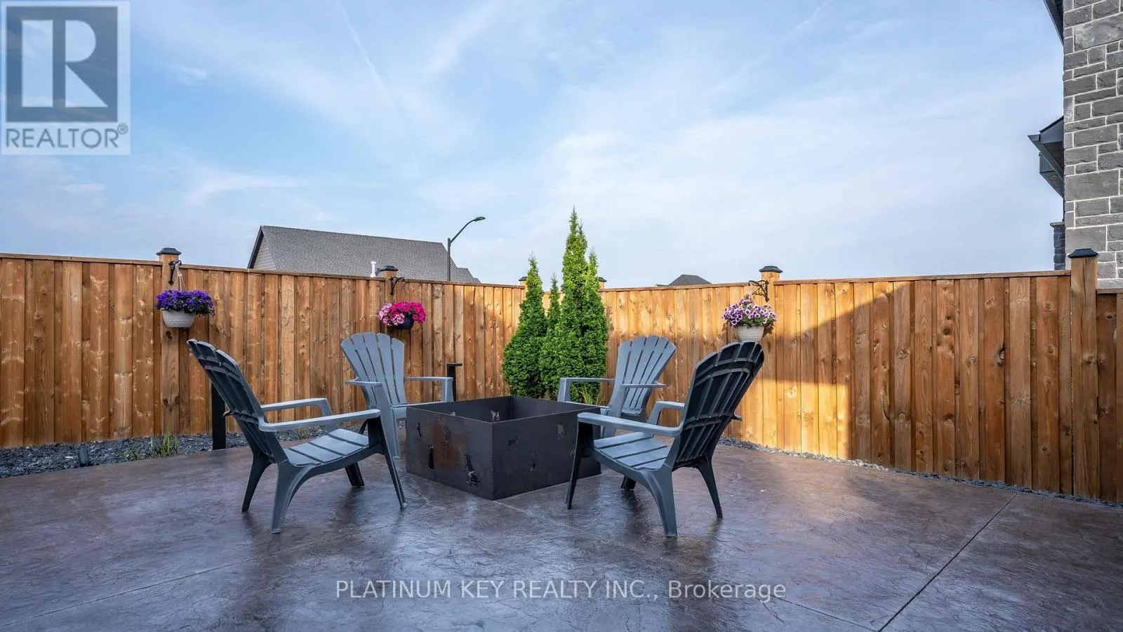 83 DAVENTRY WAY
