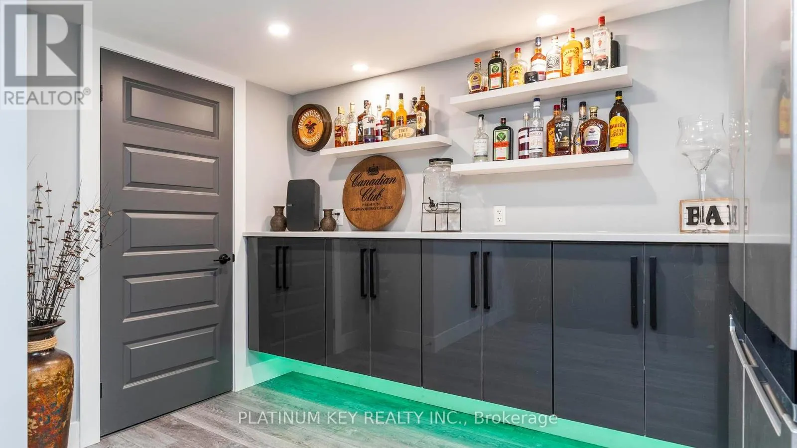 83 DAVENTRY WAY