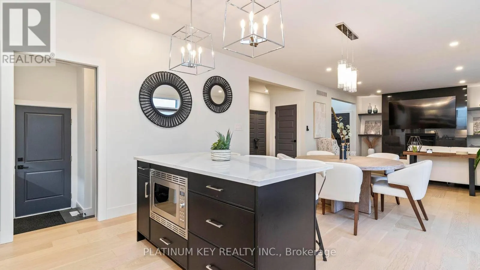 83 DAVENTRY WAY