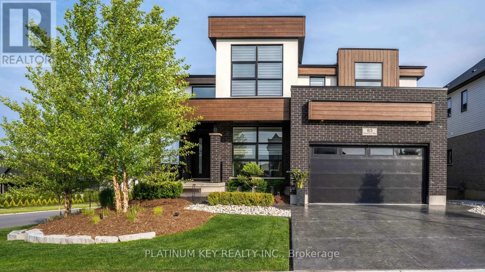 83 DAVENTRY WAY