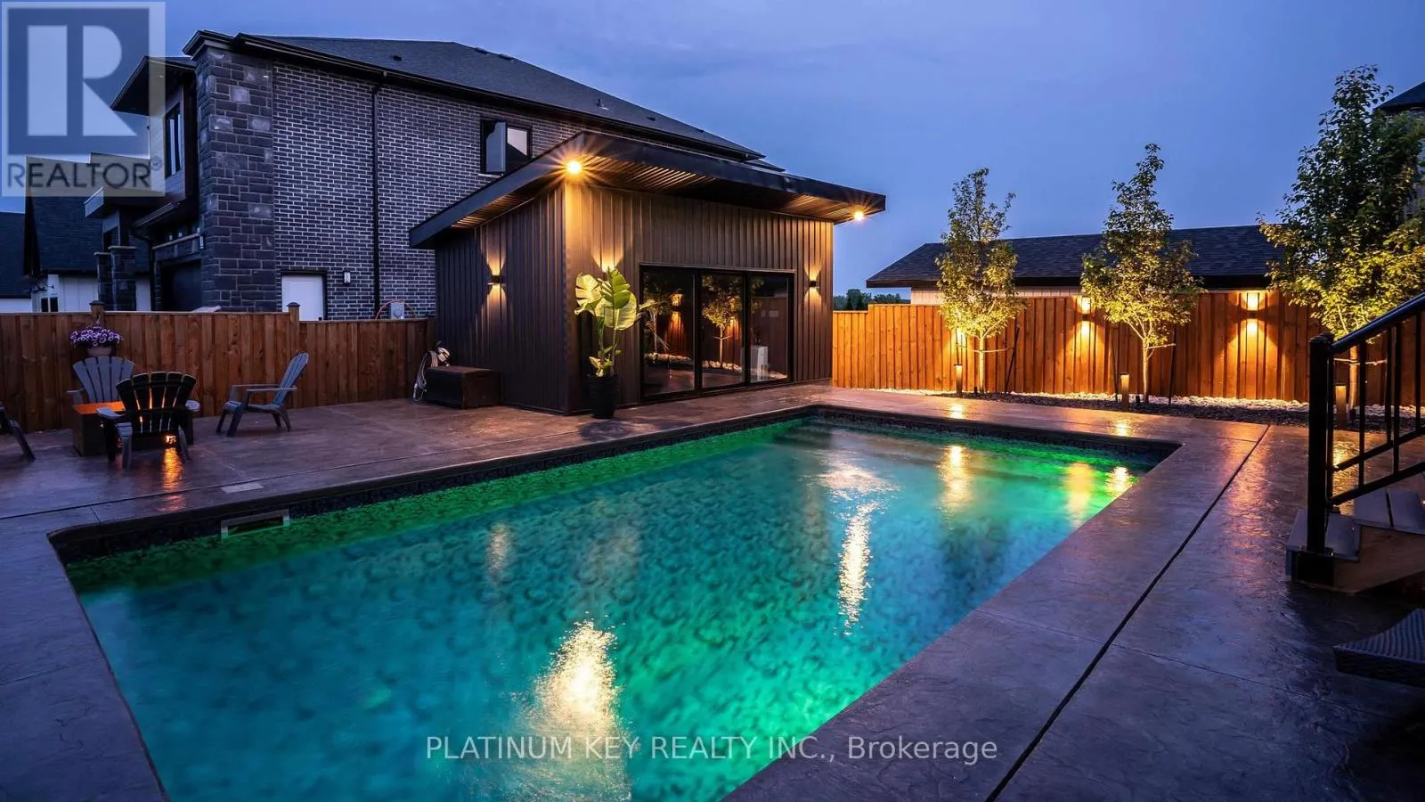 83 DAVENTRY WAY