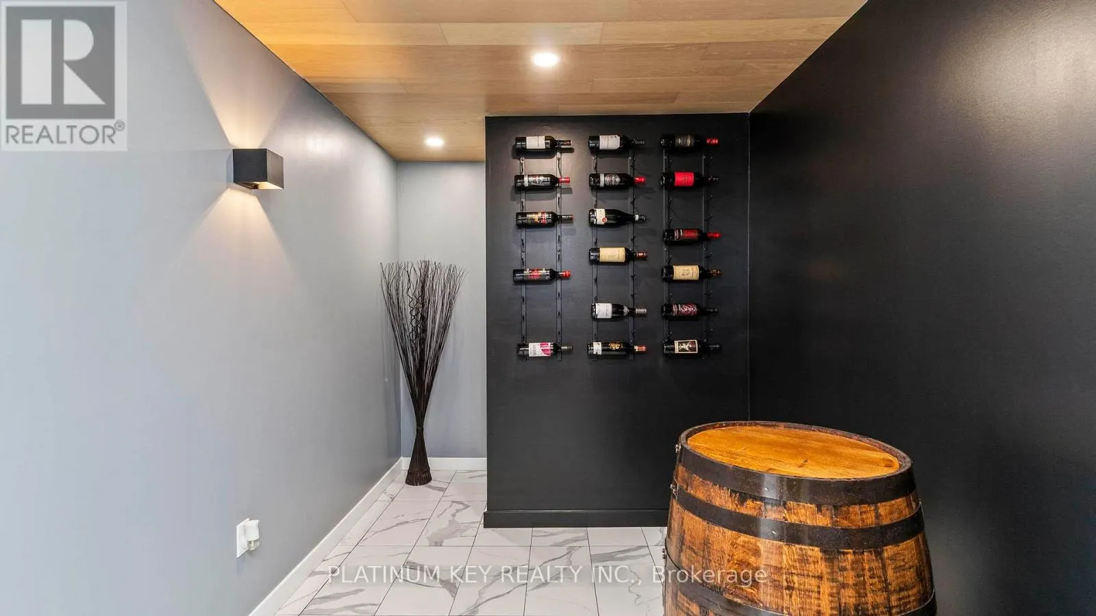 83 DAVENTRY WAY