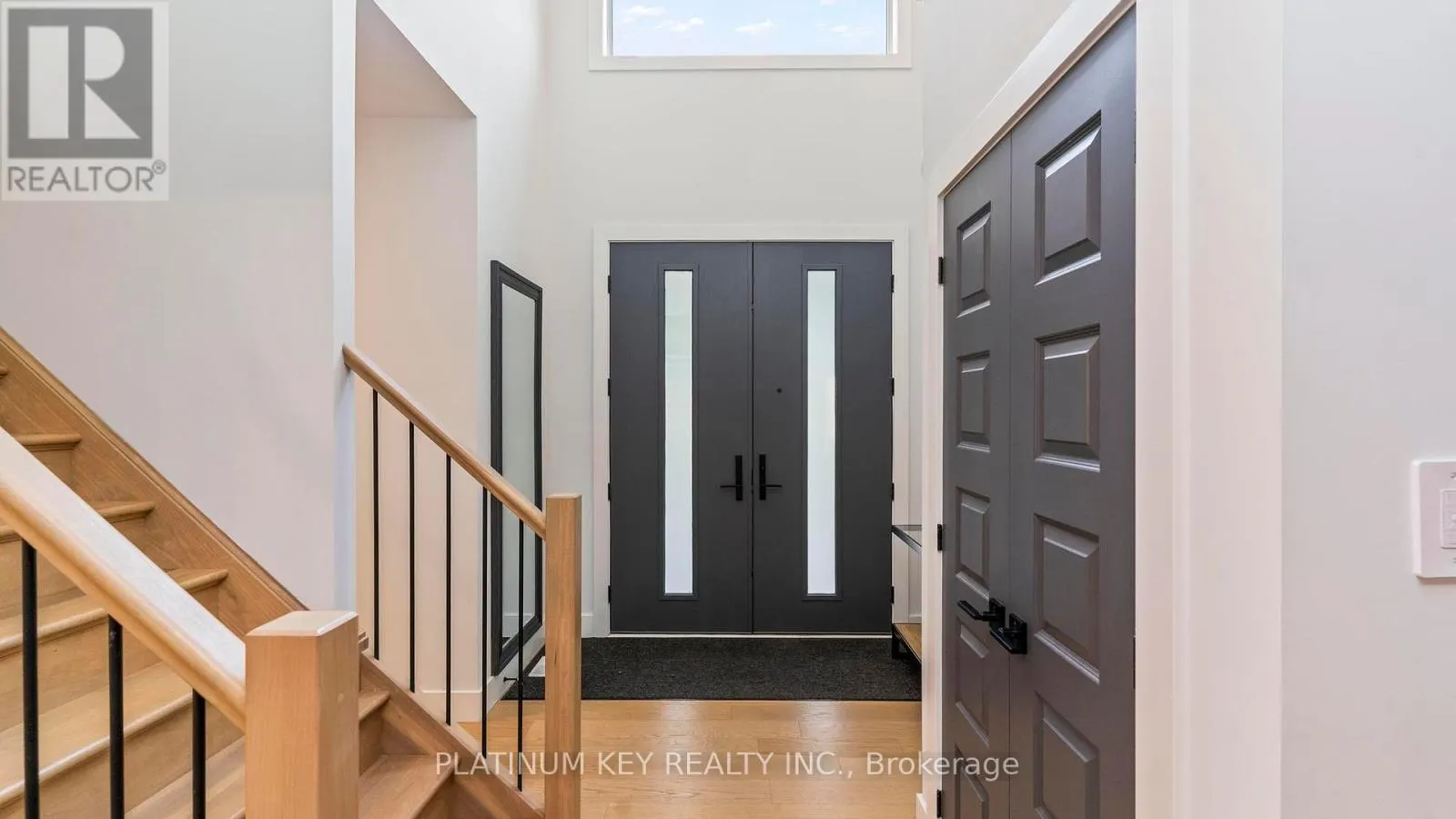 83 DAVENTRY WAY
