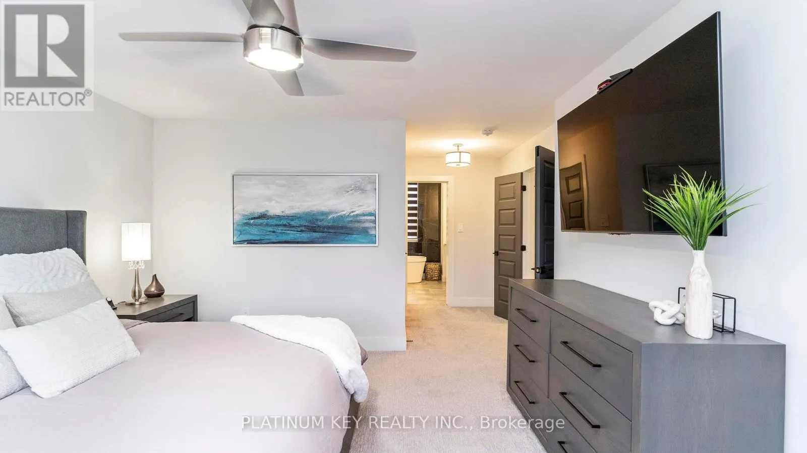 83 DAVENTRY WAY
