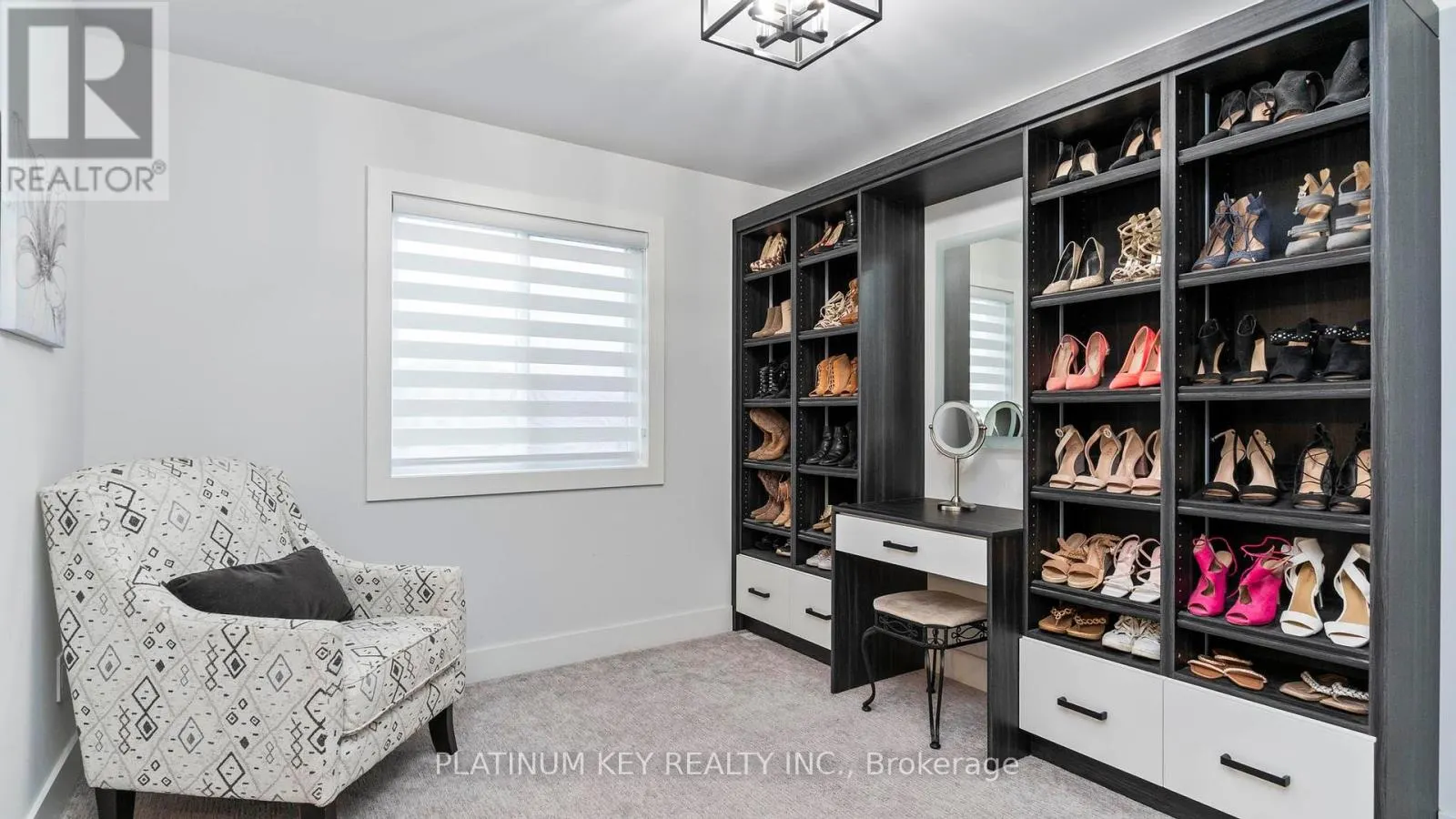 83 DAVENTRY WAY