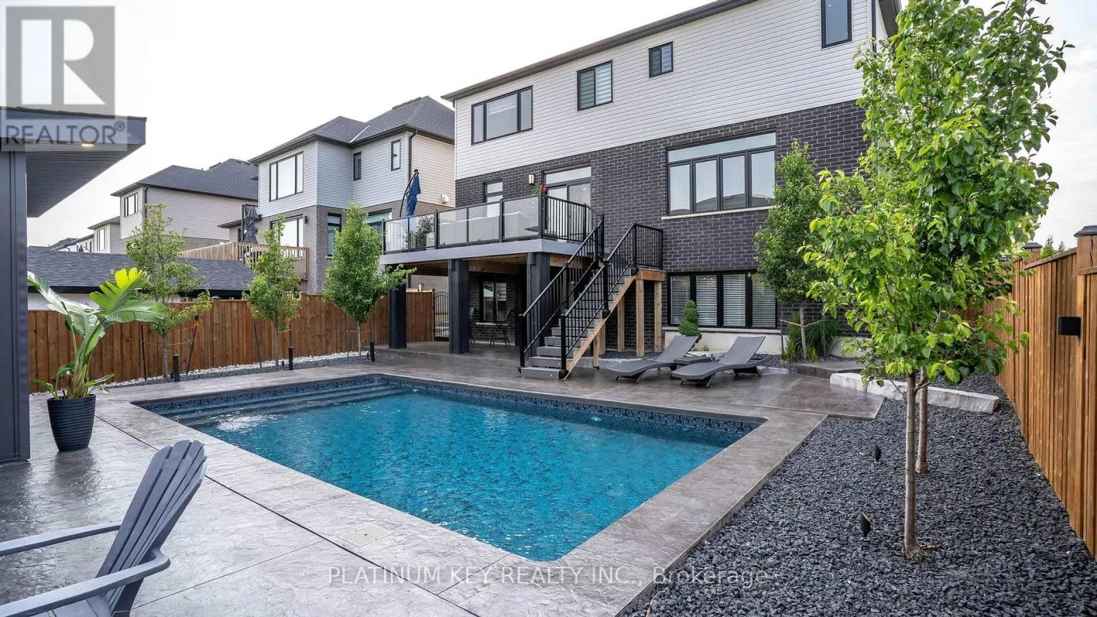 83 DAVENTRY WAY