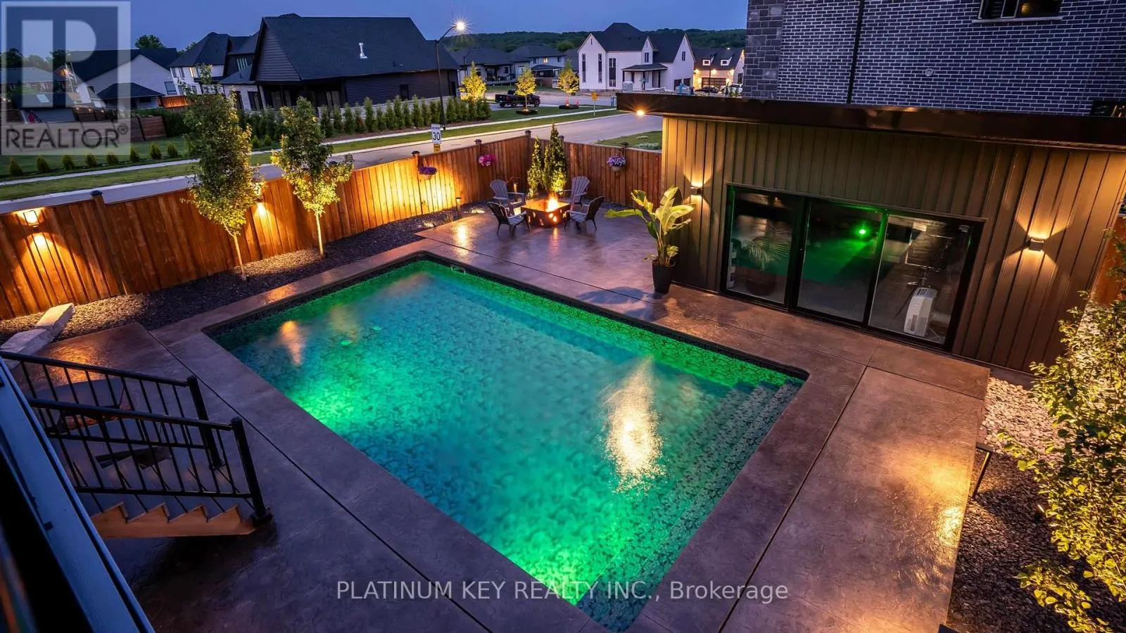 83 DAVENTRY WAY