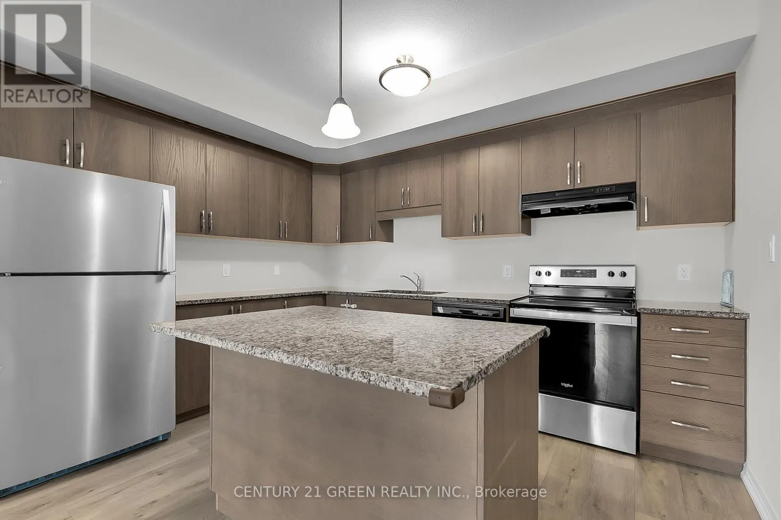 32 - 261 WOODBINE AVENUE