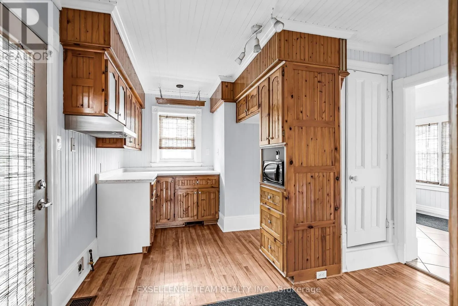 303 FIFTH STREET E
