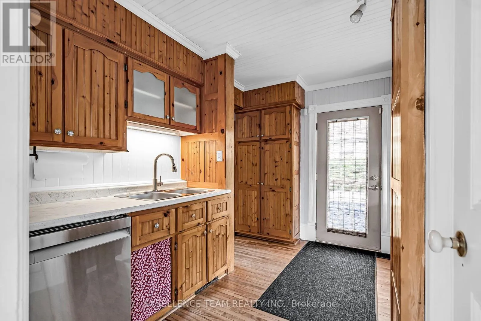 303 FIFTH STREET E