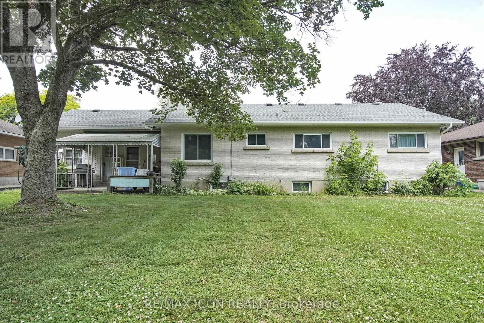 103 BROCK STREET E
