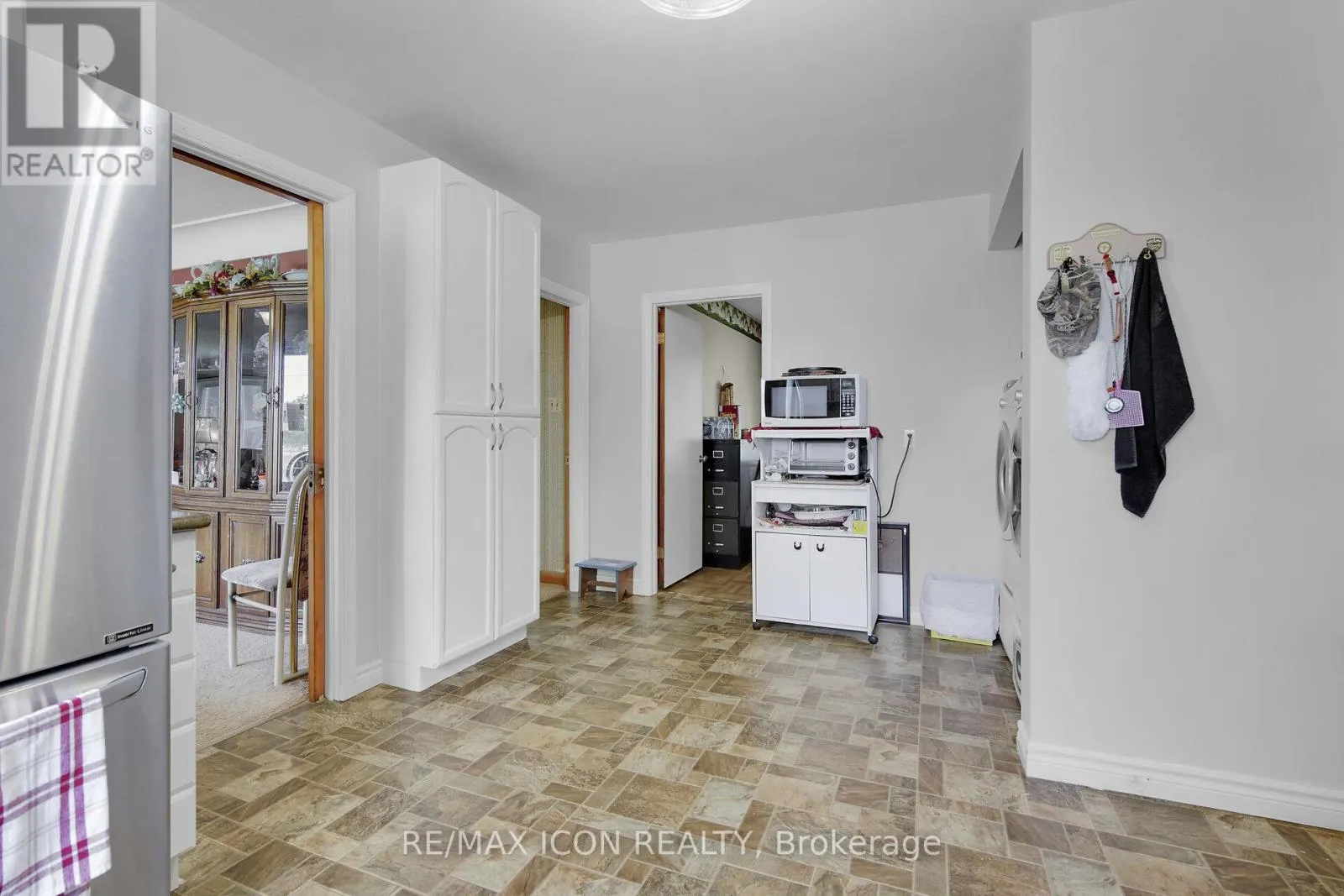 103 BROCK STREET E