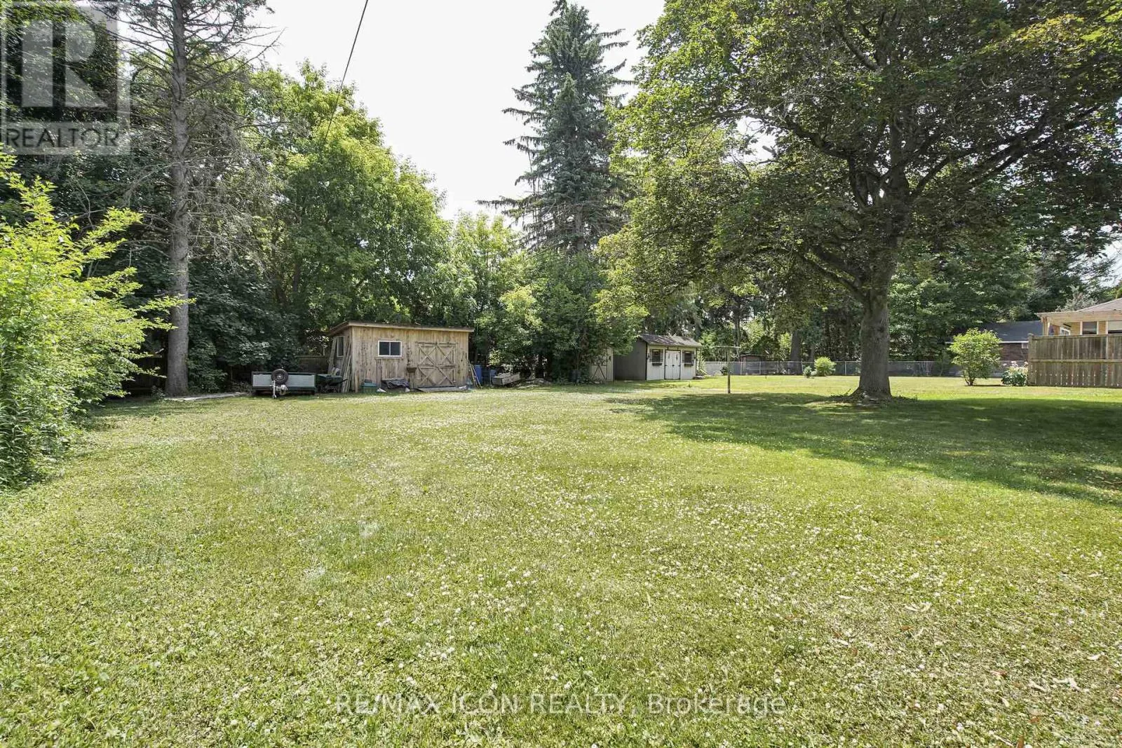 103 BROCK STREET E