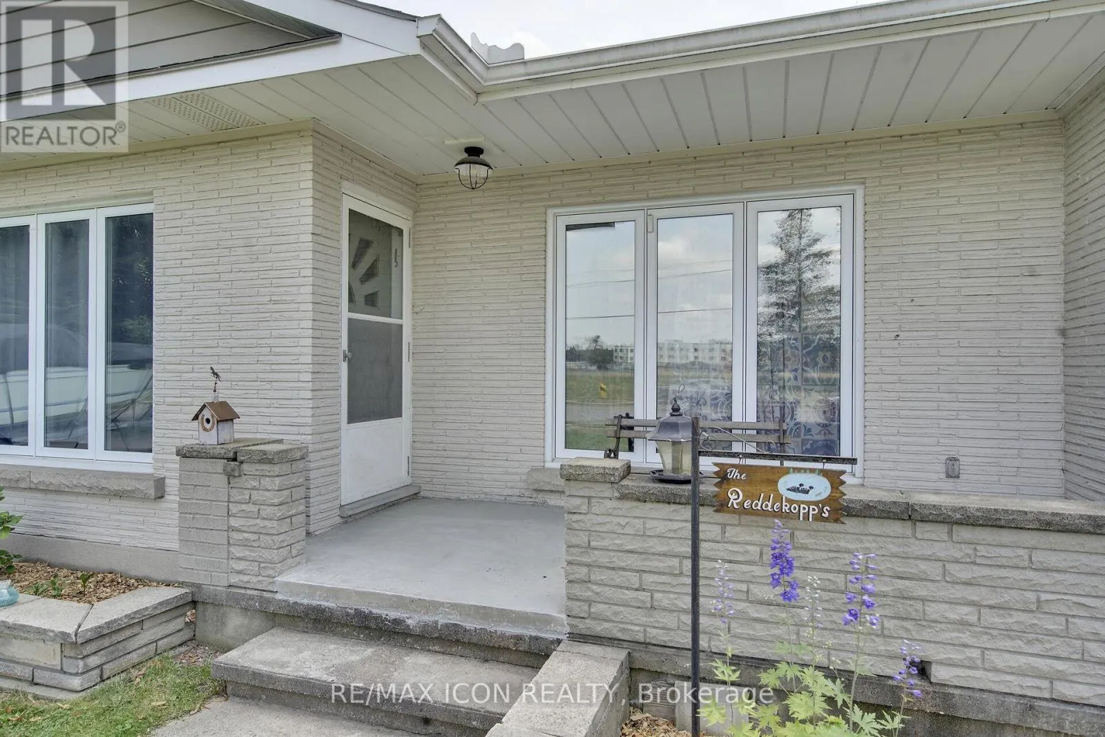 103 BROCK STREET E