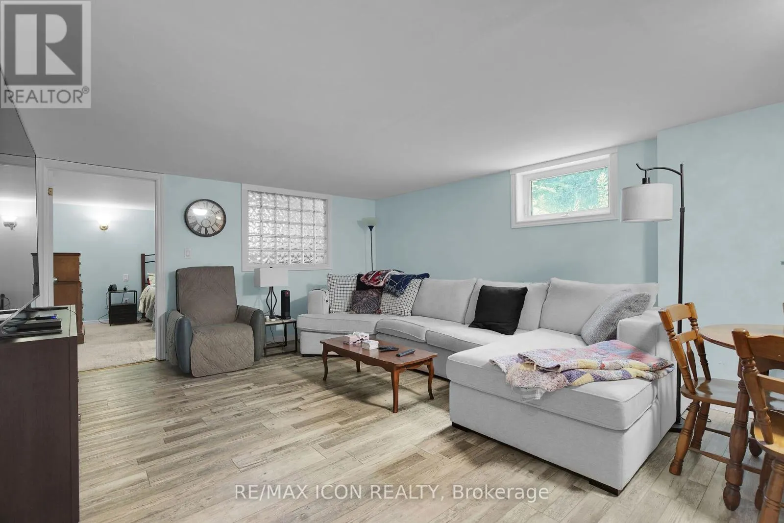 103 BROCK STREET E