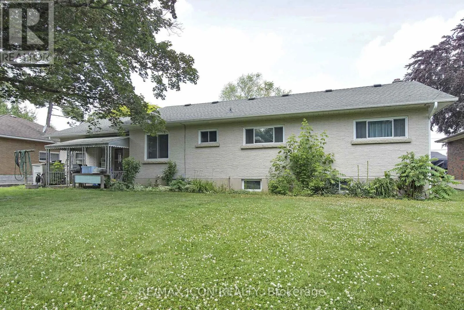103 BROCK STREET E