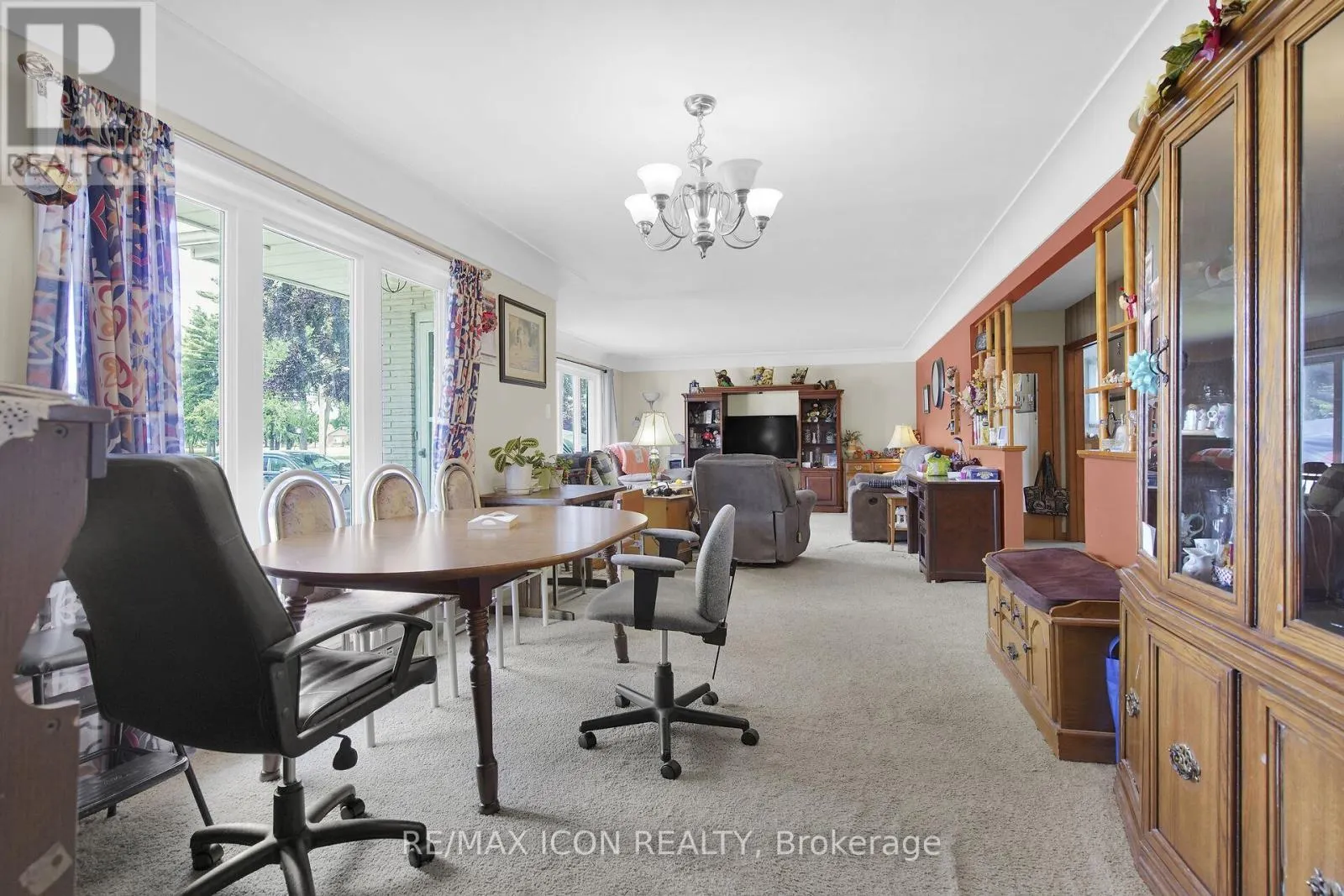 103 BROCK STREET E