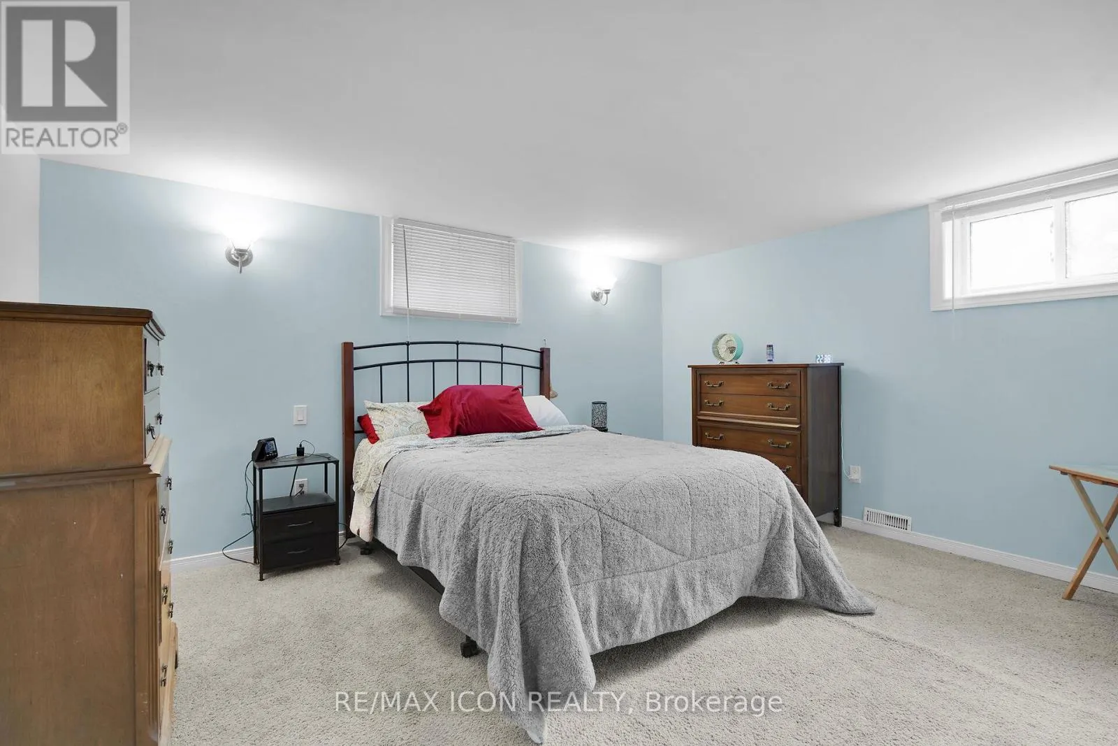 103 BROCK STREET E