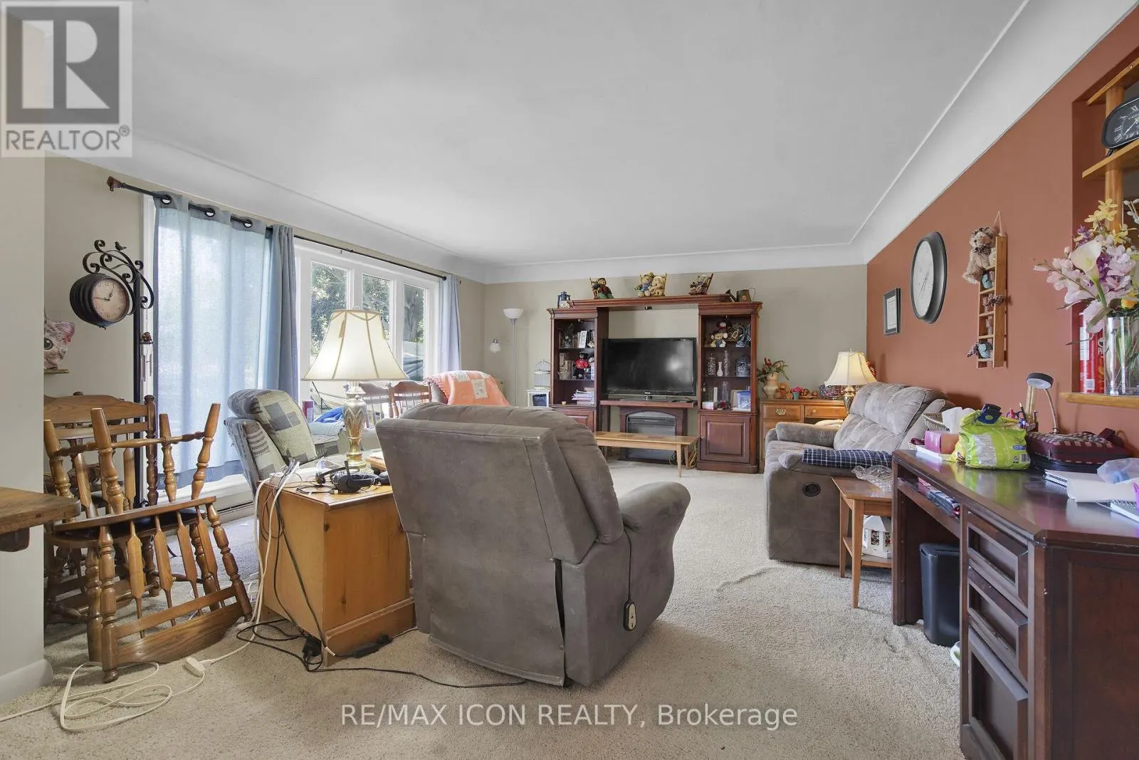 103 BROCK STREET E