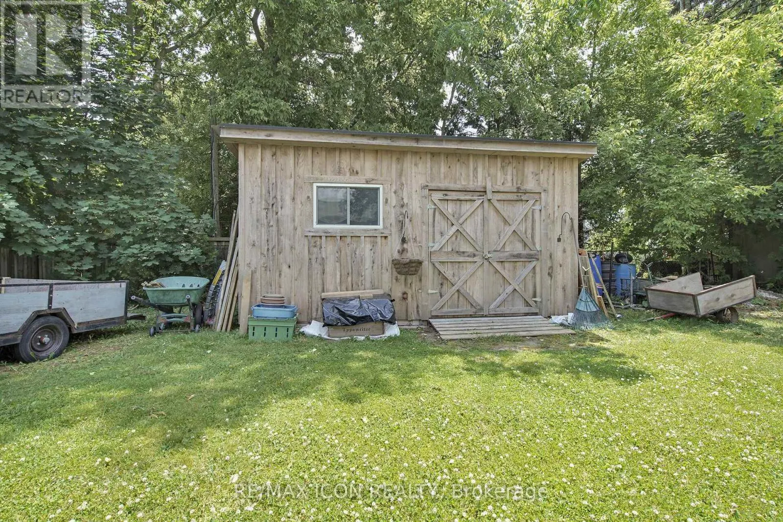 103 BROCK STREET E