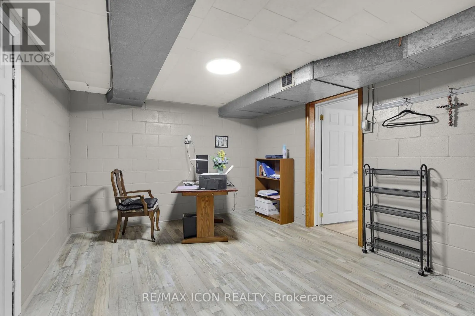 103 BROCK STREET E