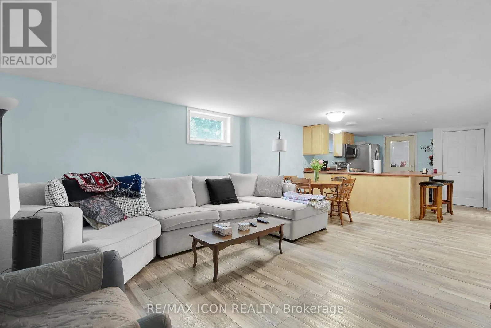 103 BROCK STREET E